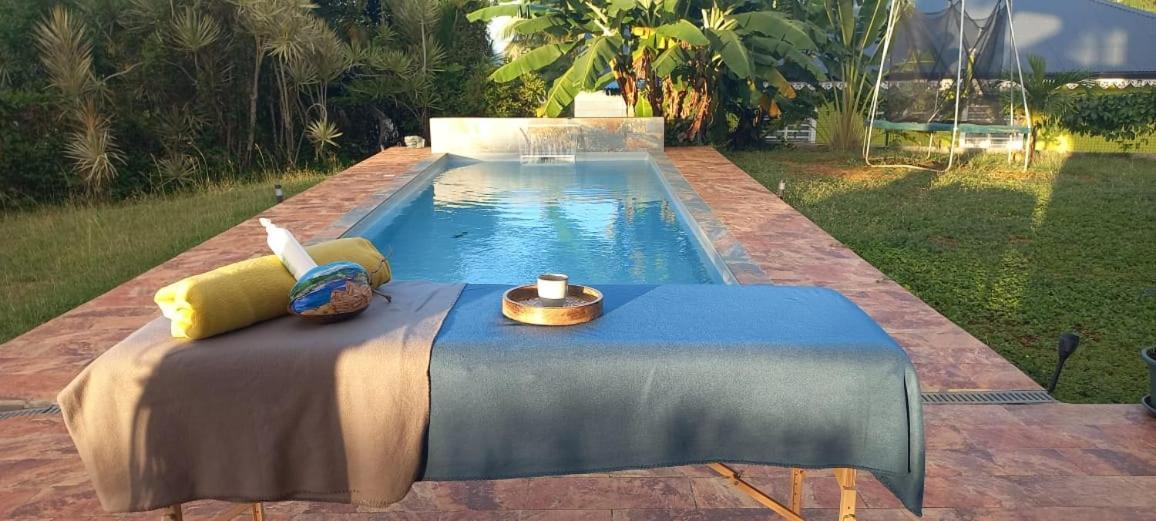 Chez Kelly Et Nicolas, Le Paradis De Sofaia Sainte-Rose Exteriér fotografie